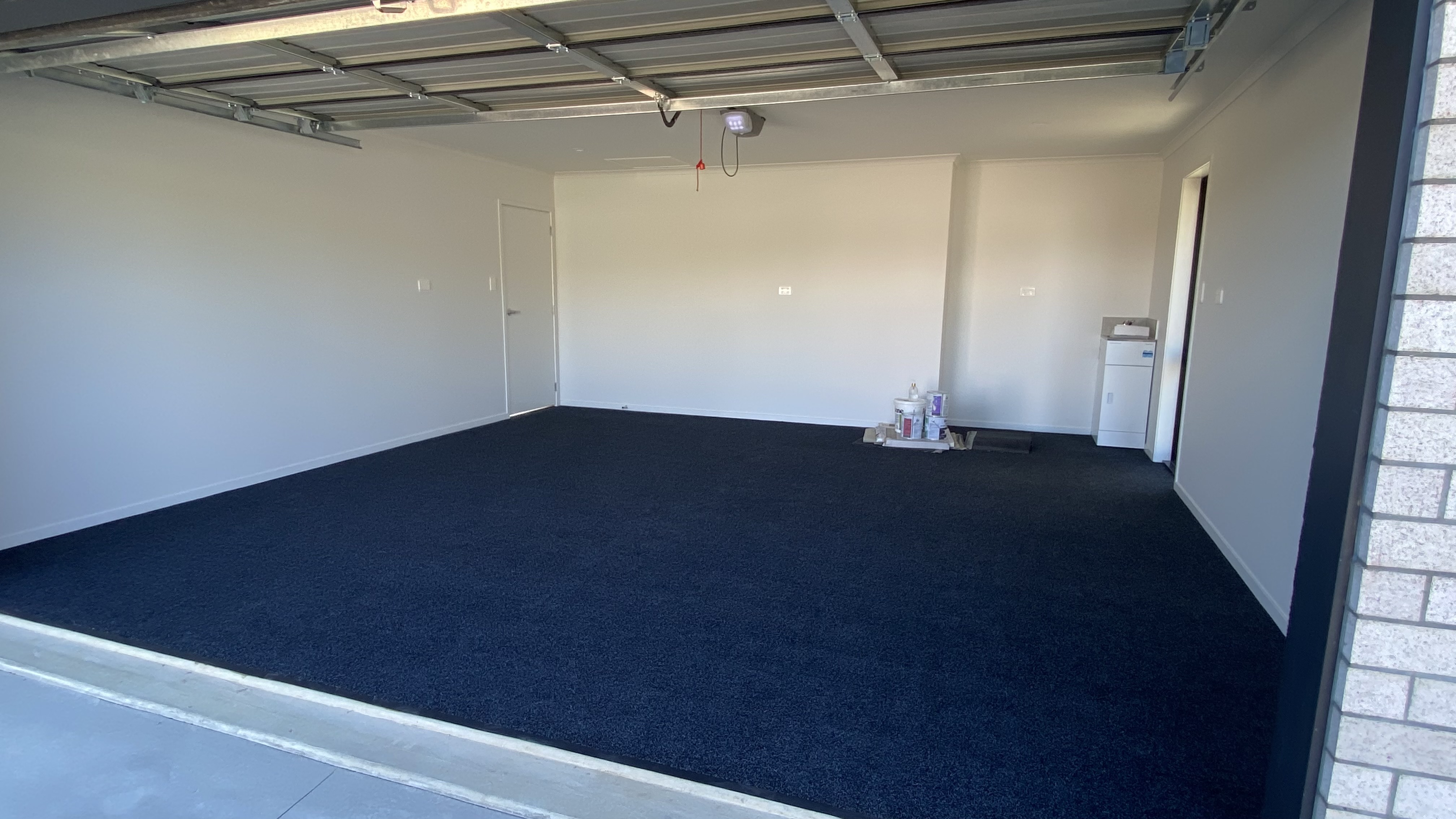https://www.ecofloors.co.nz/images/ecofloors-garage-carpet-newzealand-6.jpg